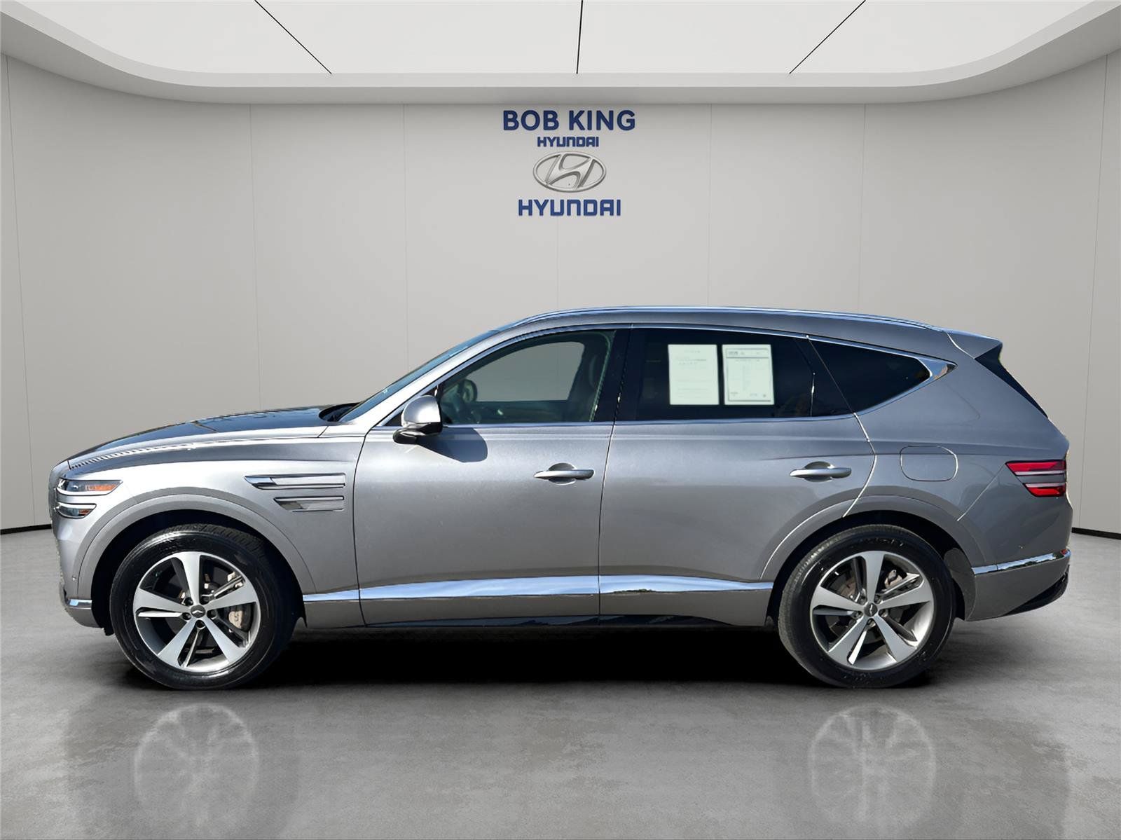 Used 2022 Genesis GV80 2.5T w/ Advanced Package 02 AWD/4WD image 2