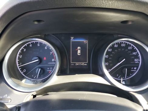 Used 2019 Toyota Camry SE image 21