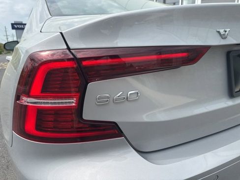 Used 2024 Volvo S60 B5 Core image 10