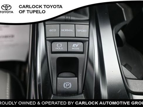 Used 2025 Toyota Camry SE FWD image 16