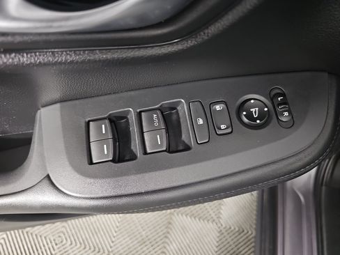 Certified 2024 Honda HR-V LX image 17