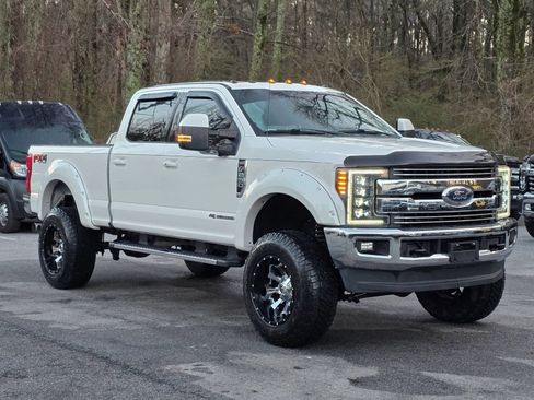 Used 2018 Ford F250 Lariat w/ Lariat Ultimate Package AWD/4WD image 10