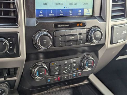 Used 2021 Ford F250 Lariat w/ Lariat Ultimate Package AWD/4WD image 28