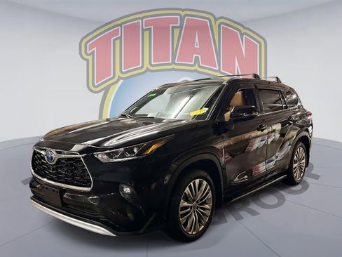 Used 2025 Toyota Highlander Platinum AWD/4WD image 1