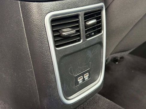 Used 2022 Dodge Charger SXT RWD image 19
