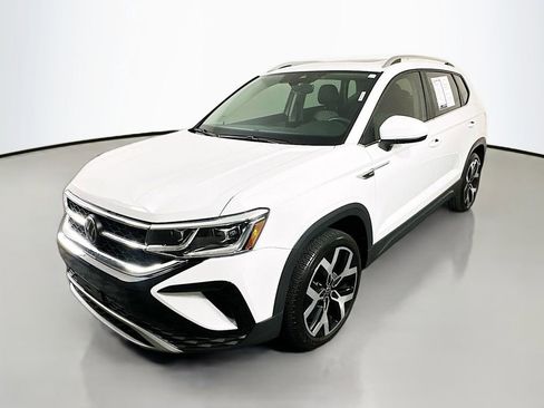 Used 2023 Volkswagen Taos SEL AWD/4WD image 3
