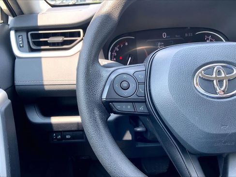 Used 2024 Toyota RAV4 XLE FWD image 23
