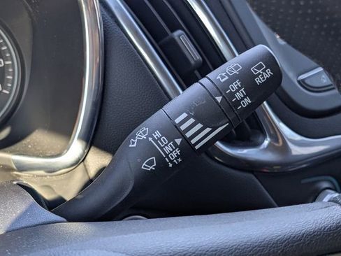 Used 2019 Chevrolet Equinox LT image 26