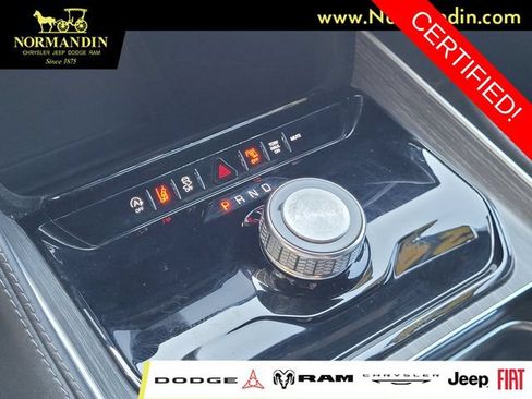 Certified 2024 Jeep Wagoneer Series II w/ Flexible Seating Group RWD image 12