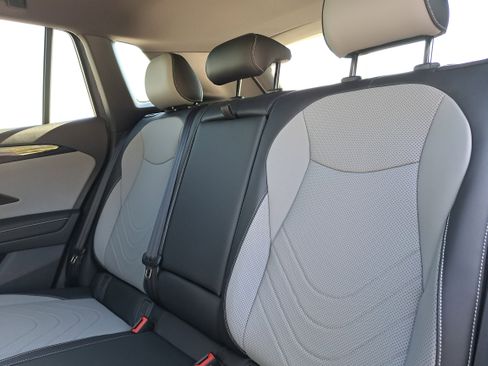 New 2026 Volkswagen Tiguan SE R-Line image 14