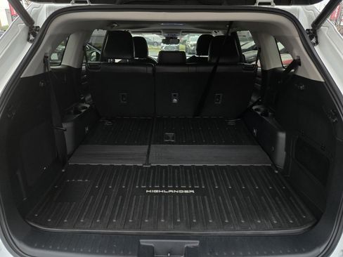 Used 2023 Toyota Highlander Limited image 26