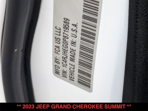 Used 2023 Jeep Grand Cherokee Summit w/ Luxury Tech Group V image 31