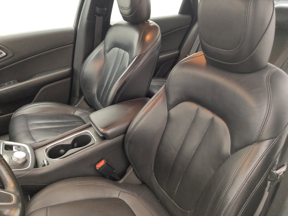 Used 2016 Chrysler 200 Limited FWD image 17