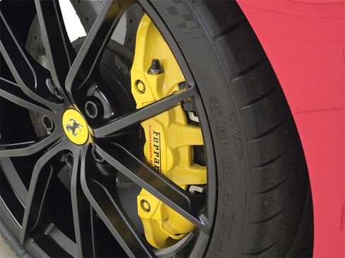 Used 2020 Ferrari F8 Tributo image 14