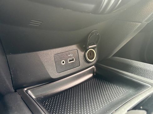 Used 2018 Nissan Rogue S AWD/4WD image 31