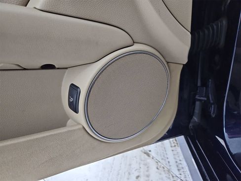 Used 2013 Mercedes-Benz C 250 Sedan image 32