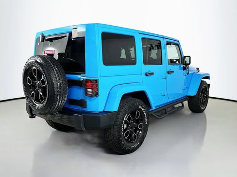 Used 2018 Jeep Wrangler Unlimited Sahara AWD/4WD image 8