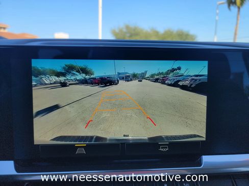 Used 2024 Chevrolet Silverado 2500 LT image 24