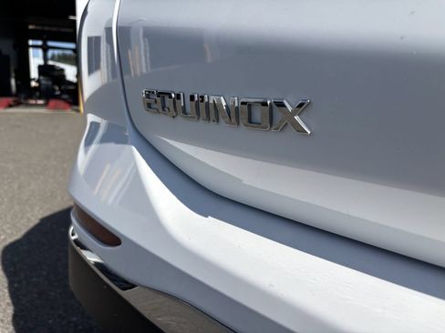 Used 2018 Chevrolet Equinox LT FWD image 12