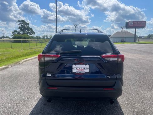 Used 2025 Toyota RAV4 XLE Premium w/ Weather Package AWD/4WD image 6