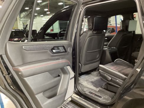 Used 2025 GMC Yukon AT4 Ultimate w/ LPO, Floor Liner Package AWD/4WD image 7