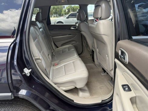 Used 2011 Jeep Grand Cherokee Laredo RWD image 14