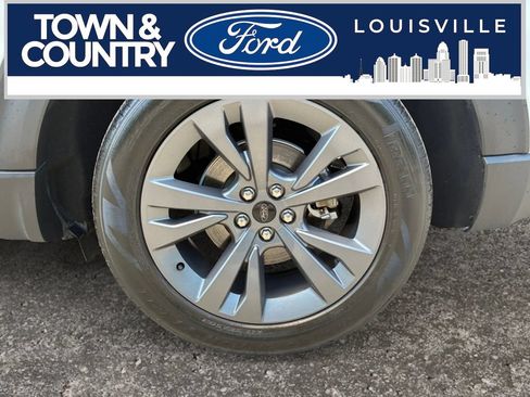 Used 2023 Ford Explorer XLT w/ Equipment Group 202A RWD image 8