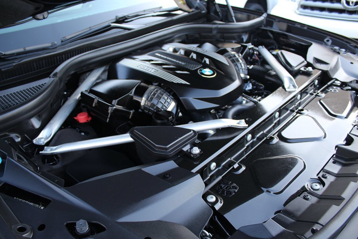 Used 2021 BMW X7 M50i w/ Dynamic Handling Package AWD/4WD image 47
