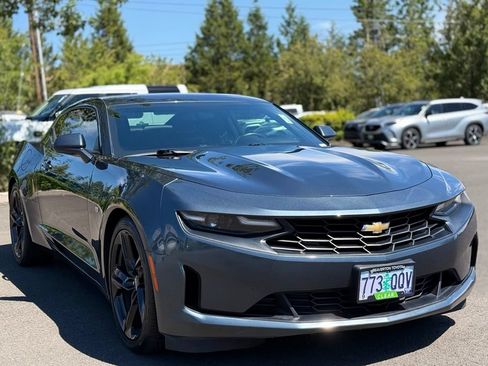 Used 2020 Chevrolet Camaro LT w/ Technology Package RWD image 7