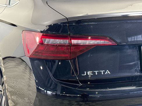 Used 2023 Volkswagen Jetta SE w/ Panoramic Sunroof Package FWD image 36