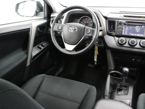 Used 2016 Toyota RAV4 LE AWD/4WD image 26