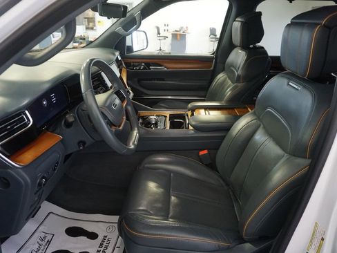 Used 2022 Jeep Grand Wagoneer Series II w/ Convenience Group III AWD/4WD image 22