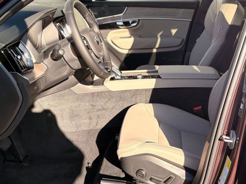 New 2026 Volvo XC90 B5 Core image 5