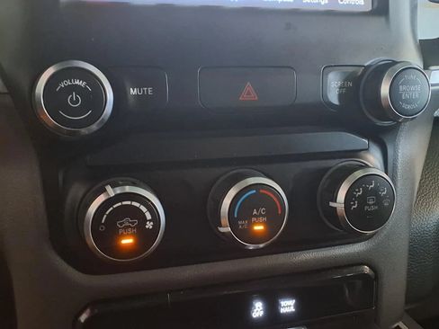 Used 2020 RAM 1500 Big Horn AWD/4WD image 18