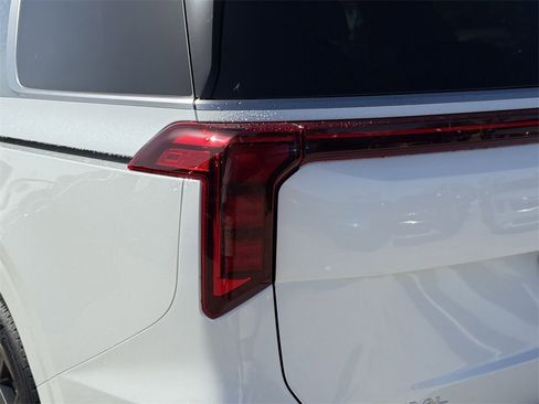 New 2026 Kia Carnival SX image 11