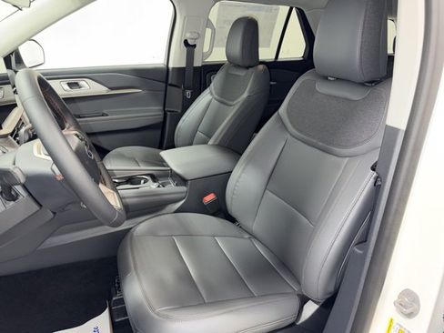 New 2026 Ford Explorer Active w/ Active Comfort Package image 12