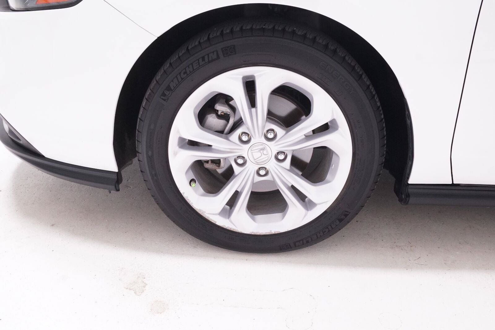 Used 2025 Honda Accord LX image 32