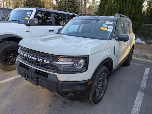 Used 2025 Ford Bronco Sport Outer Banks w/ Outer Banks Tech Package+ image 3