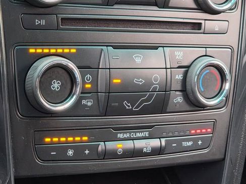 Used 2017 Ford Explorer XLT FWD image 27