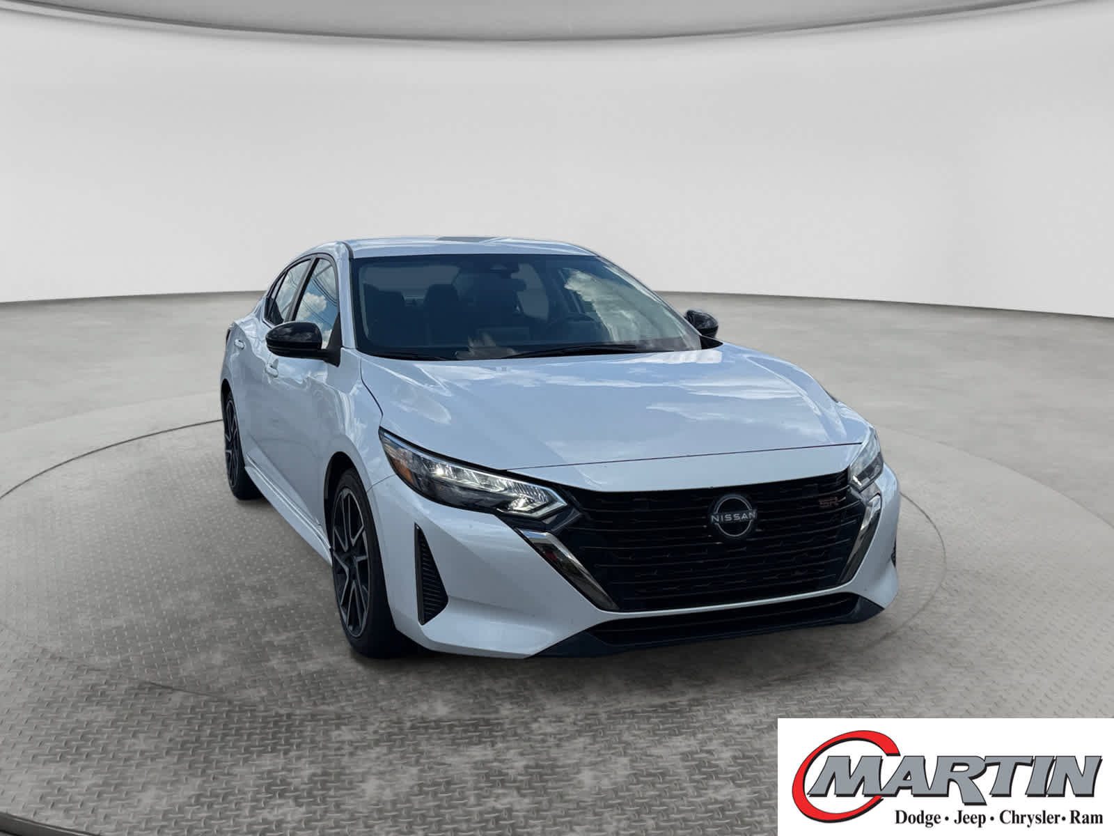 Used 2025 Nissan Sentra SR FWD image 3