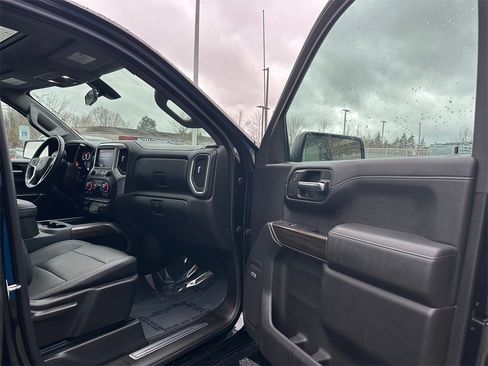 Used 2021 Chevrolet Silverado 1500 LT Trail Boss w/ Convenience Package II image 12