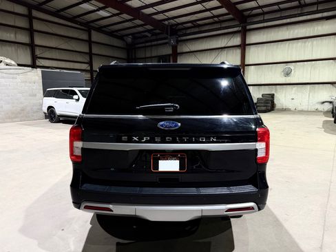 Used 2024 Ford Expedition XLT RWD image 6
