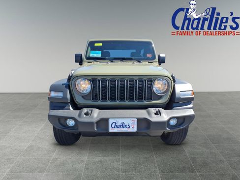 Used 2026 Jeep Wrangler Sport AWD/4WD image 2