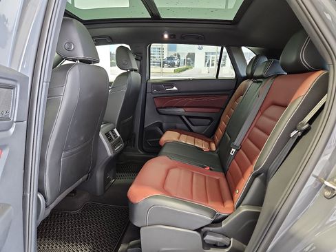 Certified 2023 Volkswagen Atlas Cross Sport SEL Premium R-Line AWD/4WD image 13