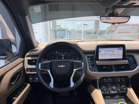 Used 2021 Chevrolet Tahoe Premier w/ Premium Package RWD image 9
