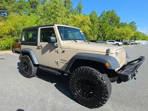 Used 2016 Jeep Wrangler Sport w/ Connectivity Group AWD/4WD image 6
