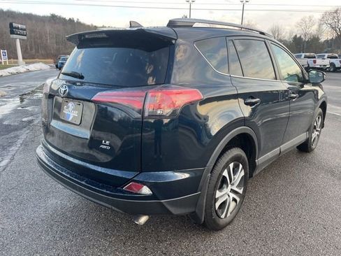 Used 2018 Toyota RAV4 LE image 6