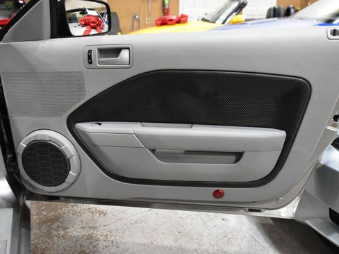 Used 2009 Ford Mustang GT RWD image 33