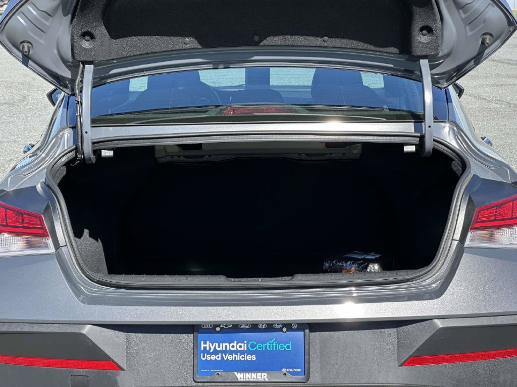 Used 2025 Hyundai Elantra SEL FWD image 12