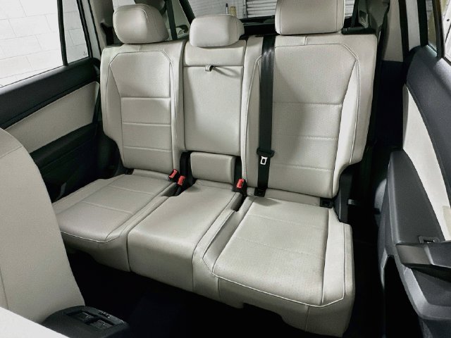 Used 2021 Volkswagen Tiguan SEL FWD image 11